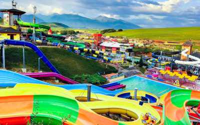 Obóz młodzieżowy, KORBIELÓW 2025 - WAKACYJNY HIT !!! Z wyjazdem do Energylandii, wycieczkami do Wiednia, na Słowację i do aquaparków. Ośrodek z basenem letnim. Kolonia 7-13 lat, obóz 14-18 lat.